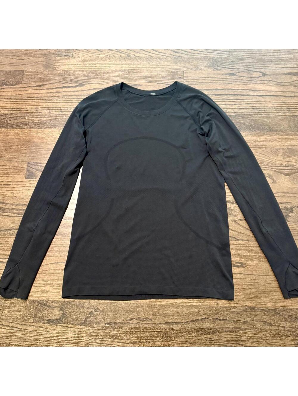 Lululemon Women's Black Swiftly Tech Long-Sleeve Size 10